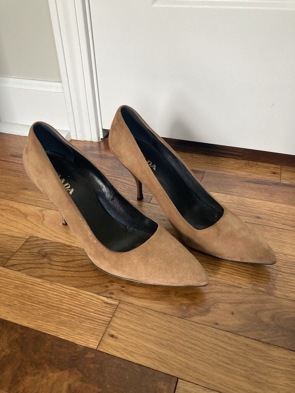 Prada 90s Minimalist Pumps Pointed Toe Suede Cinnamon Beige Size EU38.5 US8.5